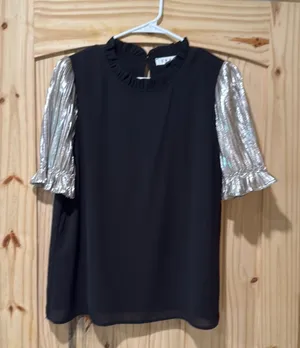 Black and silver T thumbnail 1