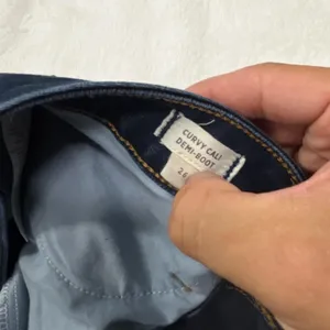 Madewell Women's Navy and Blue Jeans thumbnail 7