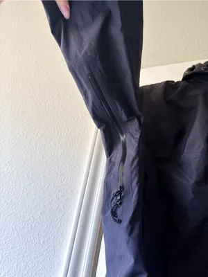 Arc’teryx Theta SL Gore-Tex Stow Hood Purple Black Medium GUC thumbnail 3