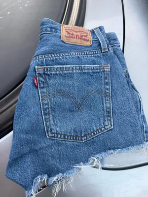 Levi’s Shorts Denim High-Rise Distressed thumbnail 2