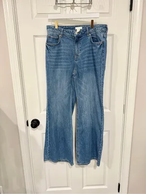 H&M Women’s Size 12 Wide Leg Jeans Medium Wash Relaxed 90s Denim Minimalist thumbnail 5