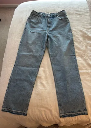 Abercrombie 90’s straight ultra high rise jeans thumbnail 1