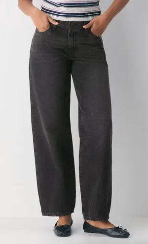 Levis Baggy Dad Aritzia Mid Rise Straight Leg Denim Jeans NWT Size 25 thumbnail 1
