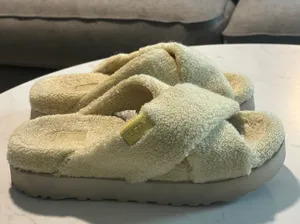 Ugg Fuzz sugar Terry Cross Slide Slipper Platform  thumbnail 1