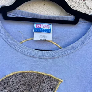 Hanes medium Womens periwinkle fan embroidered tee thumbnail 4