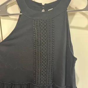 Elegant Black Sleeveless Top thumbnail 2