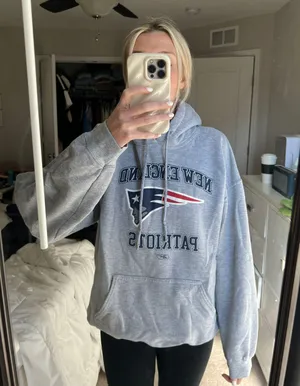 New England Patriots Sweatshirt Gray Size L thumbnail 2