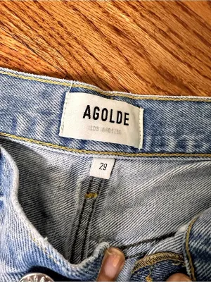 AGOLDE Parker Long Short Distressed Denim Blue Waist 29 thumbnail 5