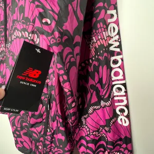 New Balance Butterfly Windbreaker Size 2X NWT thumbnail 3