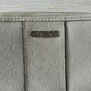 Guess White Wallet thumbnail 3
