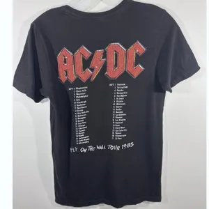 AC/DC Fly on the Wall Tour 1985 Graphic T-Shirt Black Small 100% Cotton Band Tee thumbnail 3