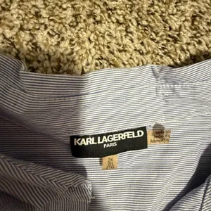 Karl Lagerfeld Paris Women 2X Blue Pinstripe Sunglasses Embroidered Cotton Shirt thumbnail 3