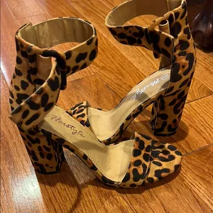 Herstyle Brown and Black High Heeled Sandals thumbnail 2