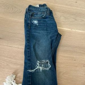 Blue Abercrombie Jeans thumbnail 5