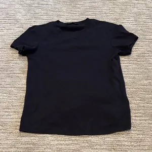 Cuts Clothing Black Top Size XS thumbnail 1