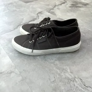 Superga Womens 41 1/2 or 8.5‎ or Mens 10 Grey Shoes Sneaker Skate Casual thumbnail 4