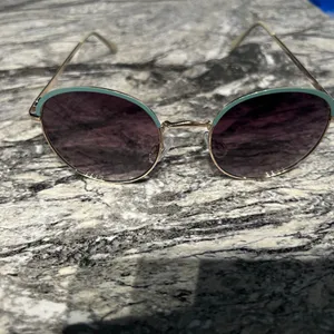 Chic Green and Gold Sunglasses thumbnail 8