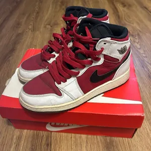 NIKE air jordan 1 retro carmine mid top shoes sneakers women’s 6 = 4.5Y thumbnail 6
