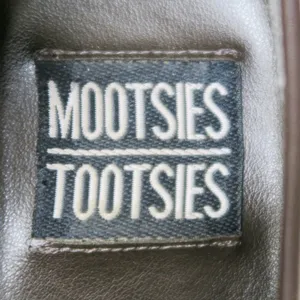 Vintage 90s Mootsies Tootsies Canteen Brown Leather Heeled Loafers thumbnail 9