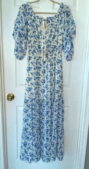 Love‎ Colette Off The Shoulder Maxi Dress Blue White Floral Womens Size Medium thumbnail 1
