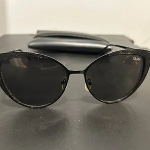 Quay Australia Black Modern Oval Sunglasses thumbnail 6