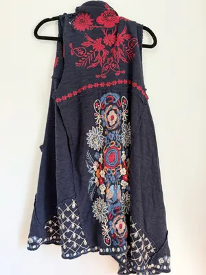 Coldwater creek size medium sleeveless vest knit embroidery boho floral thumbnail 3