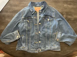 Levi’s Denim Jacket Women’s thumbnail 1