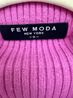Few Moda Magenta Ribbed Mock Neck Women's Sweater size medium thumbnail 3