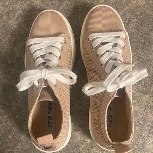 - Steve Madden Tan Sneakers with White Laces thumbnail 1