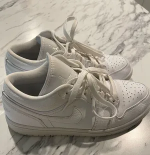 Nike Air Jordan thumbnail 1