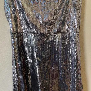 Urban Outfitters Silver Sequins Mini Dress Bodycon Spaghetti Strap Sz M NWT thumbnail 5