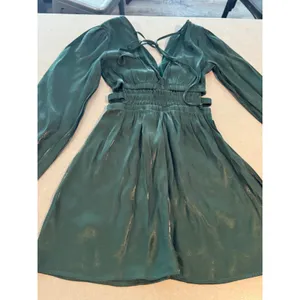 Heart & Heels Green Metallic‎ Ruched Cutout V Neck Long Sleeve Mini Dress Size S thumbnail 4