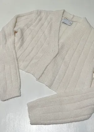 sweater thumbnail 2