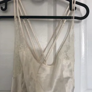 Vintage Victoria’s Secret Ivory White Lingerie Slip with Lace Detail Medium thumbnail 2