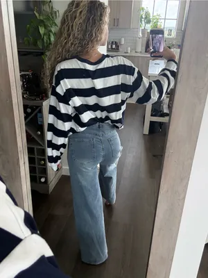 SHEIN Light Blue Wide Leg Jeans (Size Small) thumbnail 2
