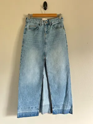 BDG Mandi Denim Maxi Skirt Sz XS NWOT thumbnail 3