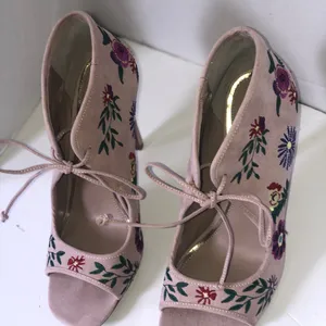 Betsey Johnson embroidered flowers caira heels thumbnail 2