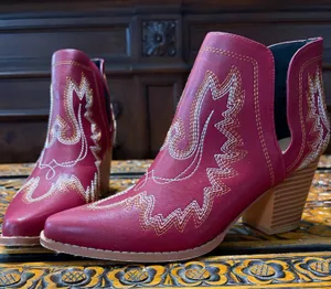 Red Cowboy Boots Size 8 thumbnail 1