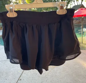Black Lululemon Hotty Shorts 2.5" thumbnail 1
