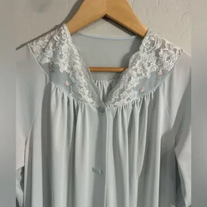 Vintage Shadowline Baby Blue Lace Trim Nylon Robe Small Long Grannycore Lingerie thumbnail 2