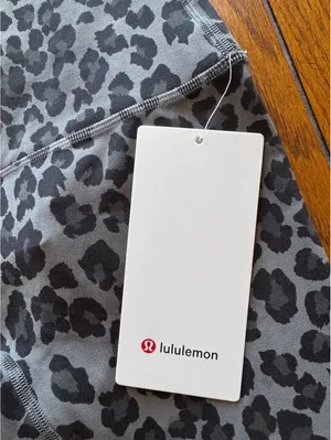 Lululemon Align No Line High Rise 25” True Leopard Black Multi Size 4 NWT thumbnail 5