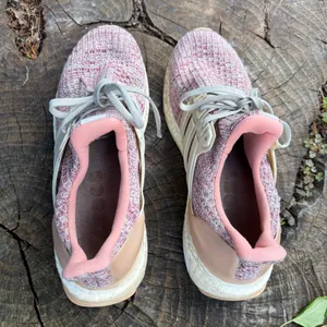 Adidas Ultraboost Women’s Running Shoes size 7 thumbnail 6