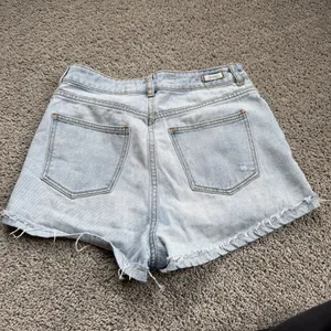 Brandy Melville Light Wash Denim Jeans Shorts Size 29 Button Fly 100% Cotton thumbnail 6