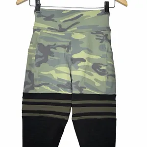 Bombshell Sportswear Perform Thigh-Highs Camo Leggings Size M High Rise Pockets thumbnail 3