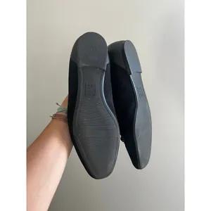 Black Suede Leather Loafers size 10 Parker Flats Office Chic Minimalist Preppy thumbnail 2