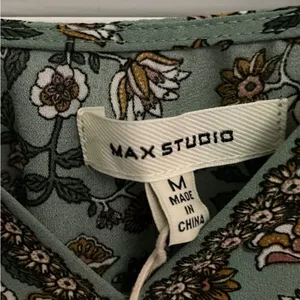 NWT Max Studio Blouse Medium thumbnail 3
