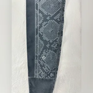 lululemon athletica Black Snake-Print Seamless Leggings thumbnail 7