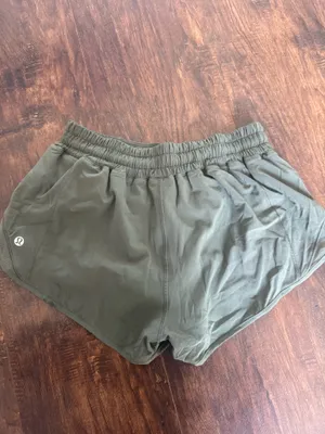 Lululemon Shorts Hotty Hot 2.5" thumbnail 4