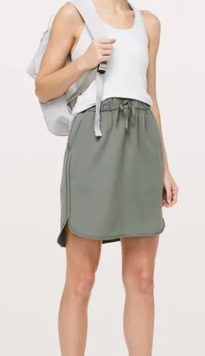 Lululemon Athletica Green On The Fly Woven Skirt size 4 olive green skirt​​​ thumbnail 1