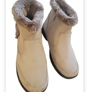 Khumbu faux fur lined leather boot( sticker still on. New ! thumbnail 6